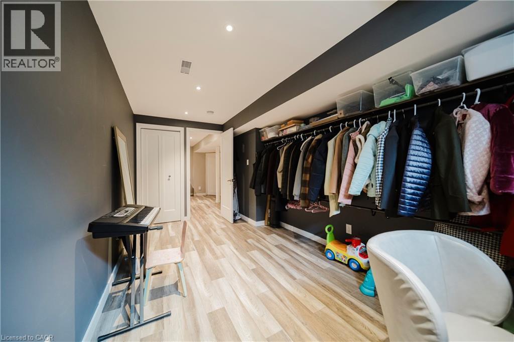 214 SNYDERS Road E Unit# 2 thumbnail 39