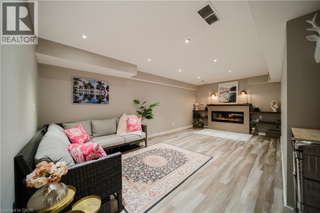 214 SNYDERS Road E Unit# 2 thumbnail 36