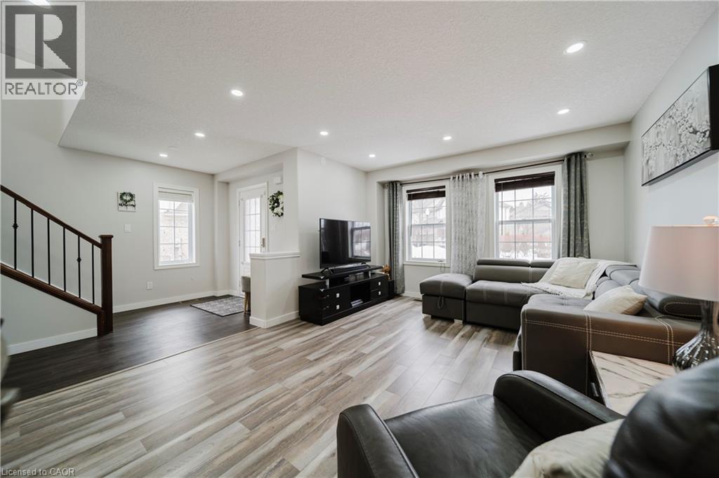 214 SNYDERS Road E Unit# 2 thumbnail 5