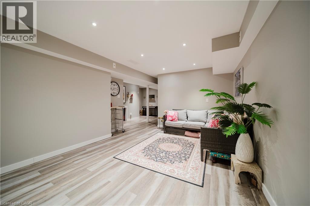 214 SNYDERS Road E Unit# 2 thumbnail 38