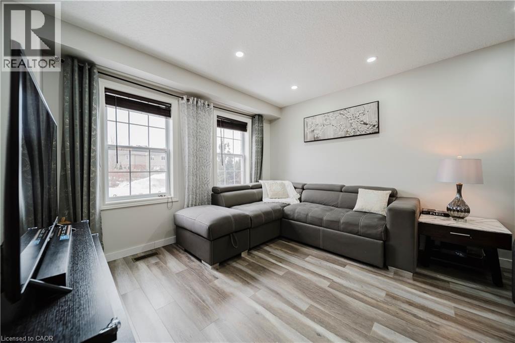 214 SNYDERS Road E Unit# 2 thumbnail 6
