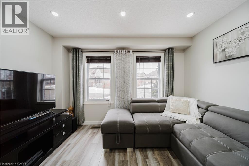 214 SNYDERS Road E Unit# 2 thumbnail 7