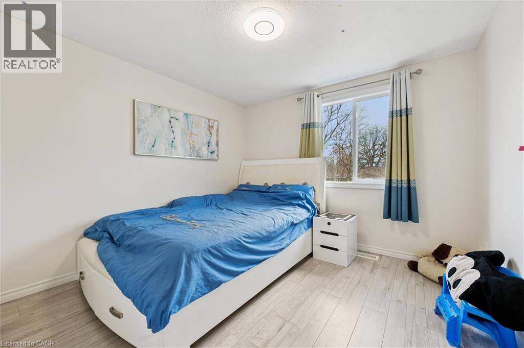 415 BAIRSTOW Crescent Unit# 5 thumbnail 14