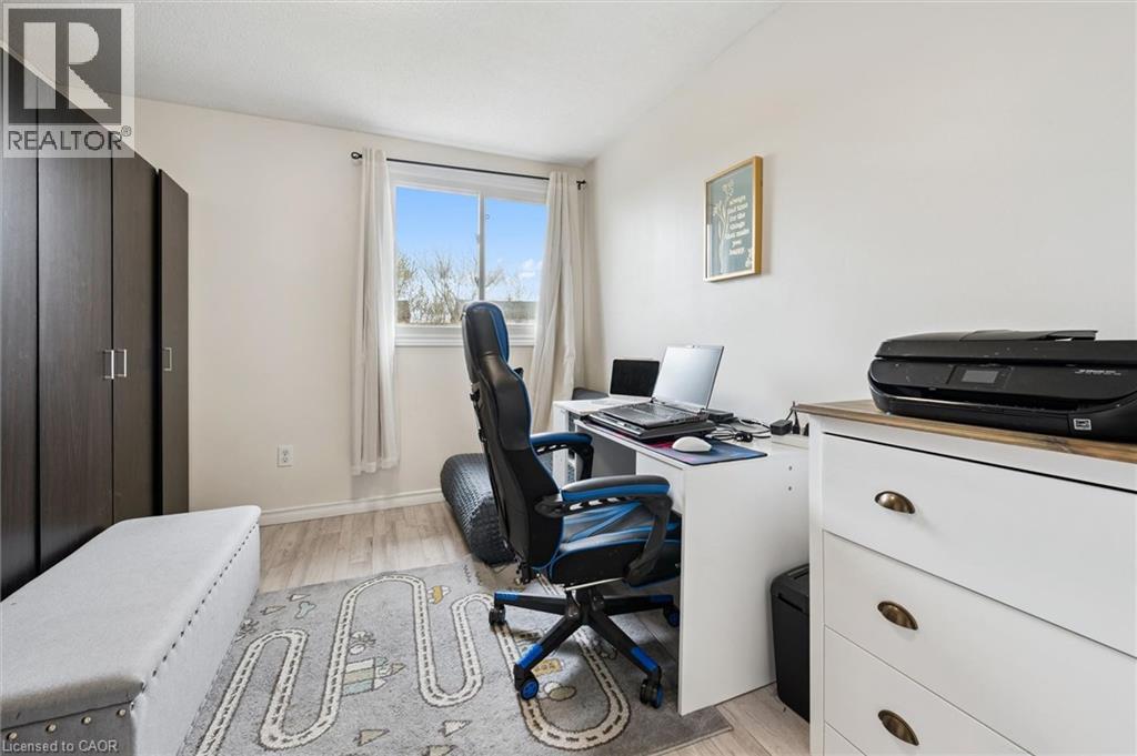 415 BAIRSTOW Crescent Unit# 5 thumbnail 16