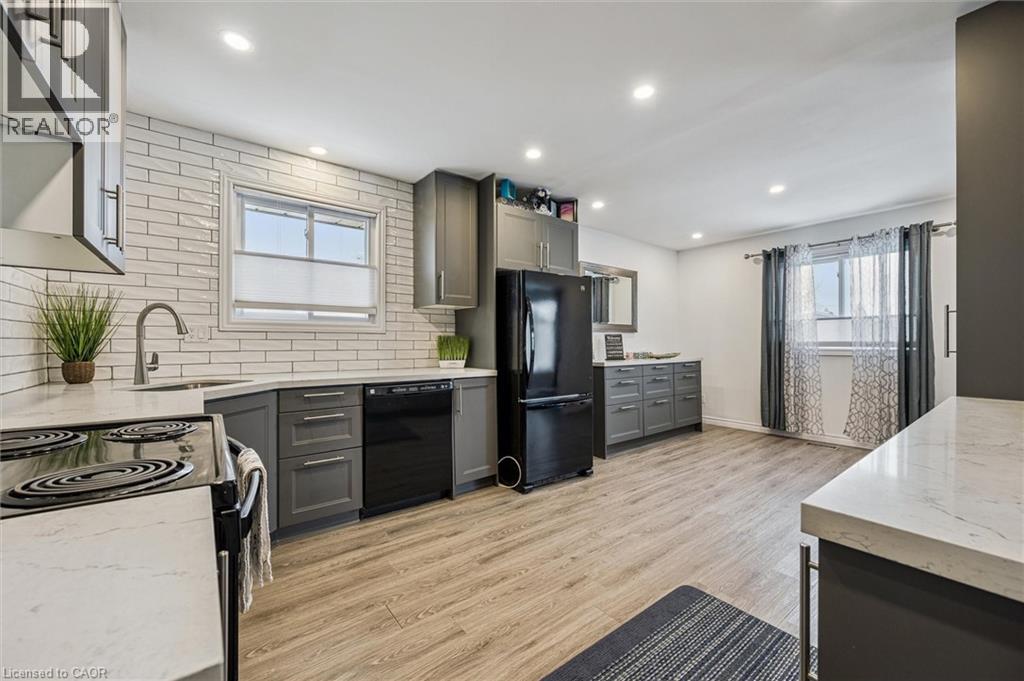 263 THE COUNTRY Way thumbnail 5