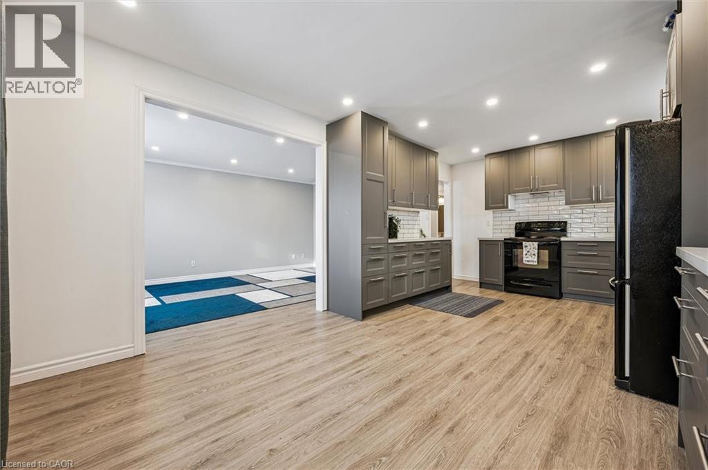 263 THE COUNTRY Way thumbnail 10