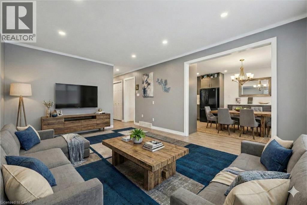 263 THE COUNTRY Way thumbnail 18