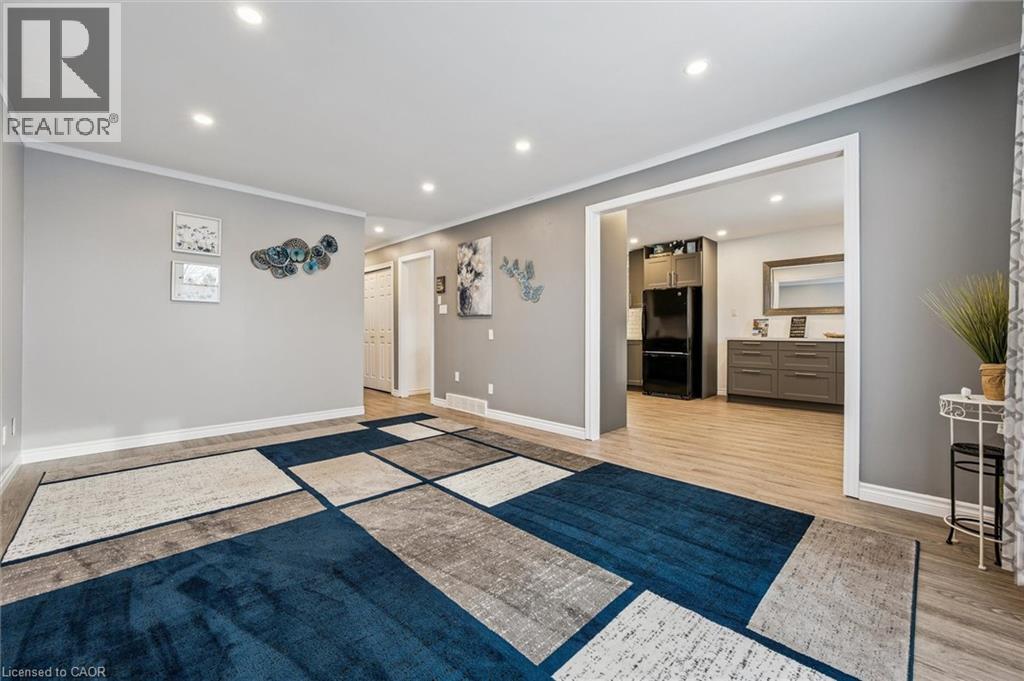 263 THE COUNTRY Way thumbnail 17