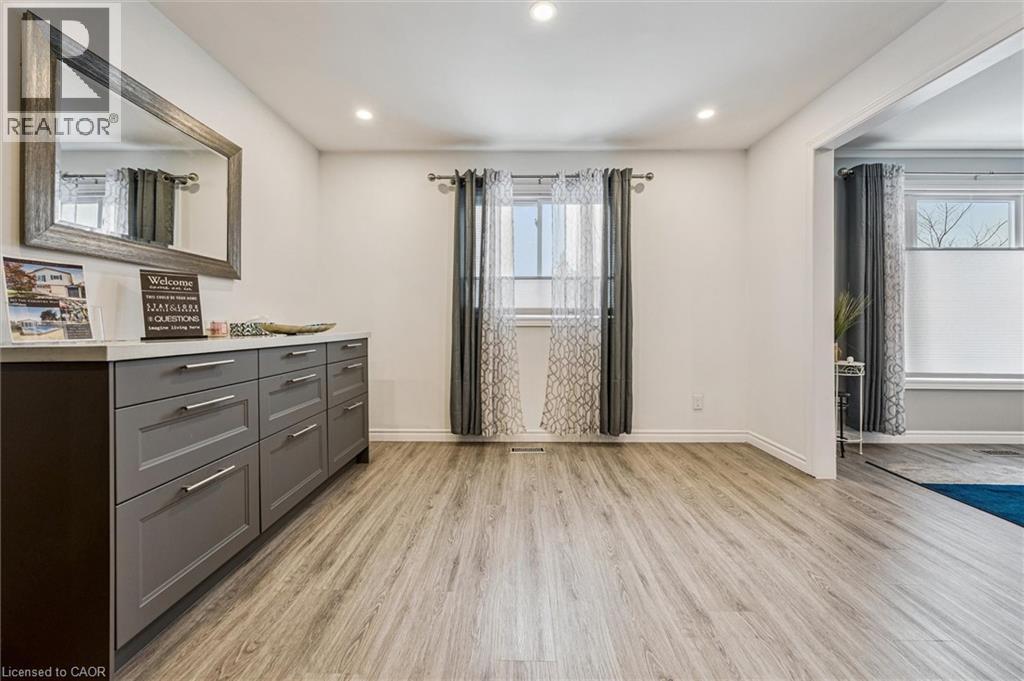 263 THE COUNTRY Way thumbnail 13