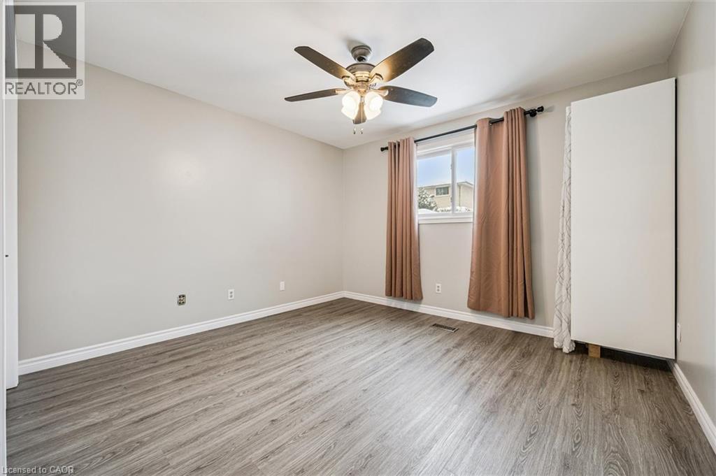 263 THE COUNTRY Way thumbnail 23