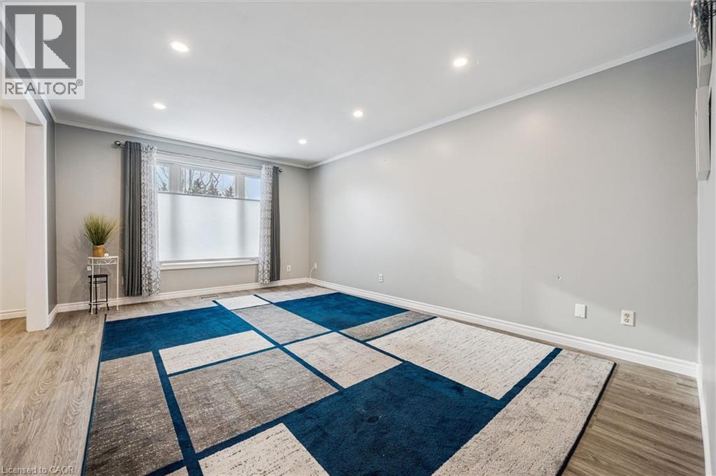 263 THE COUNTRY Way thumbnail 15