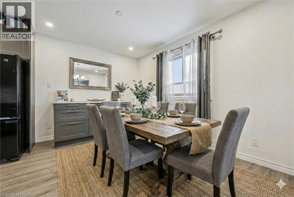 263 THE COUNTRY Way thumbnail 12