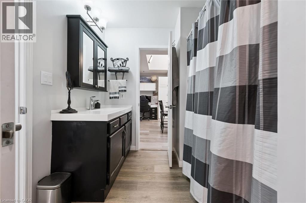 1009 QUEENSTON Road Unit# 205 thumbnail 32