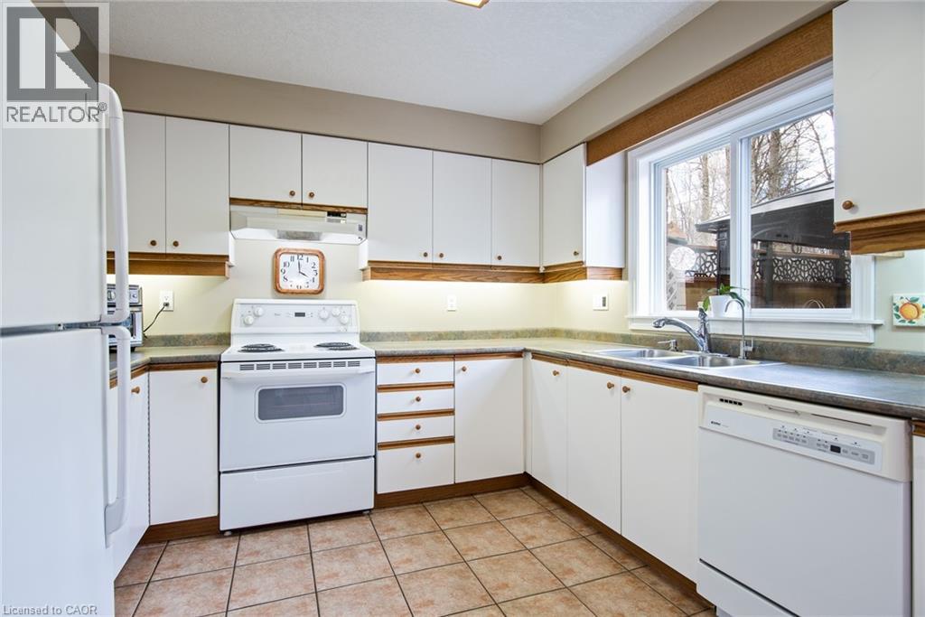 128 EBY Crescent thumbnail 9