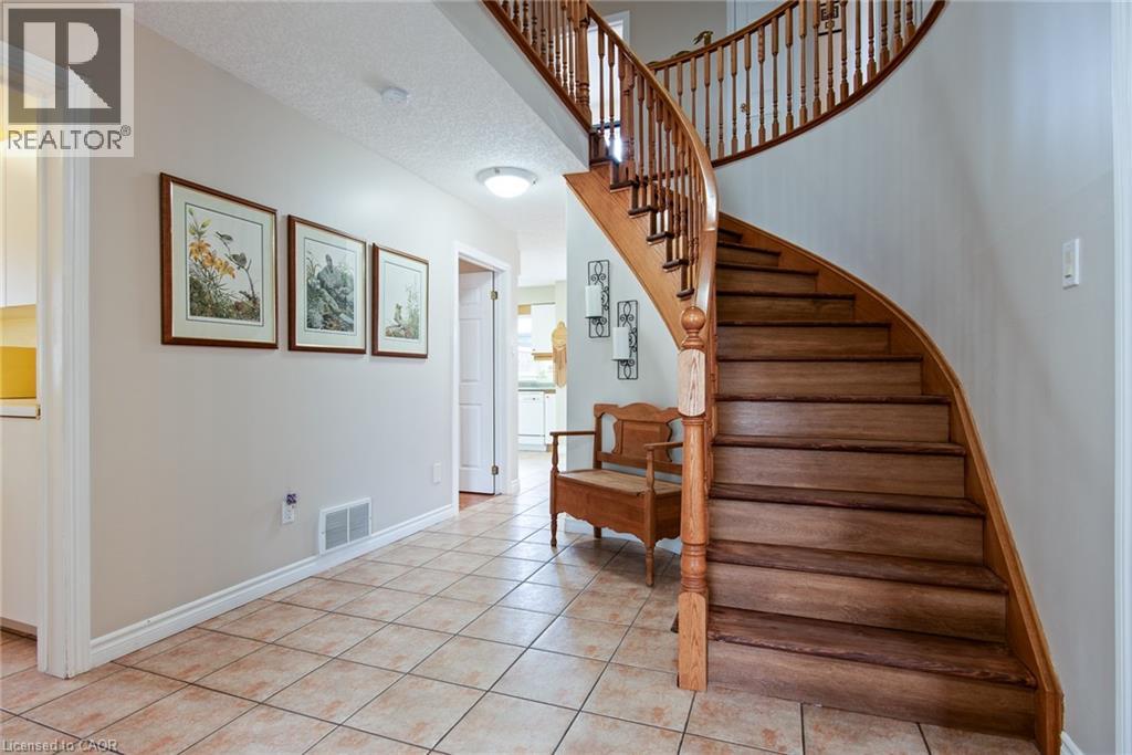 128 EBY Crescent thumbnail 4