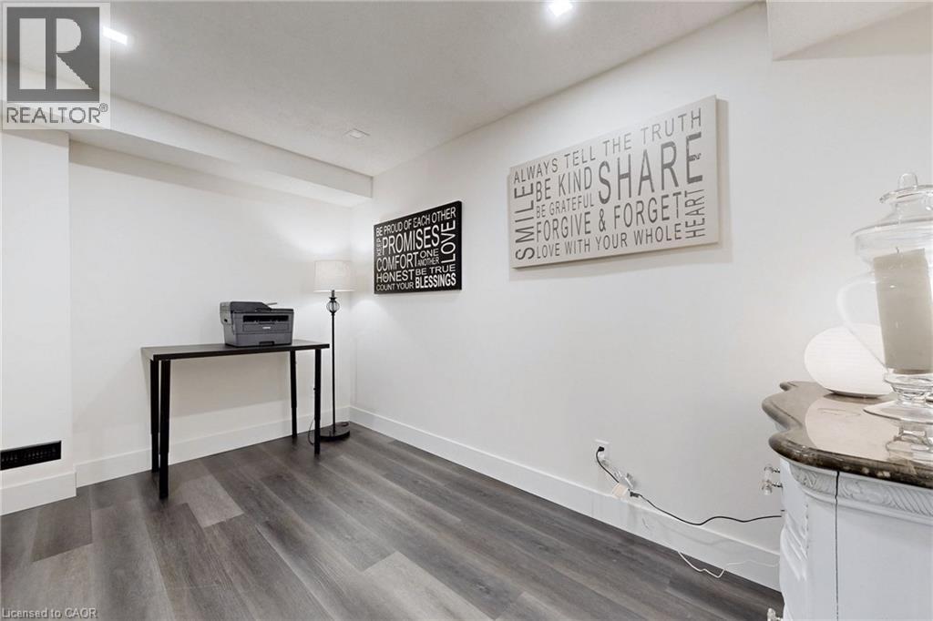 658 MORTIMER Drive thumbnail 33