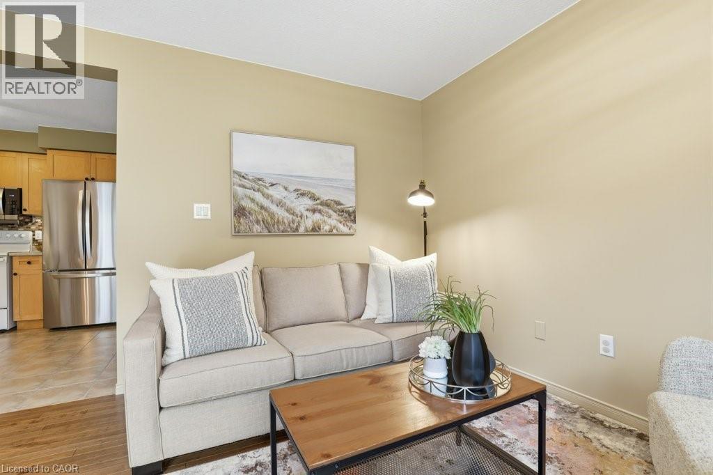 42 FALLOWFIELD Drive Unit# 15 thumbnail 9