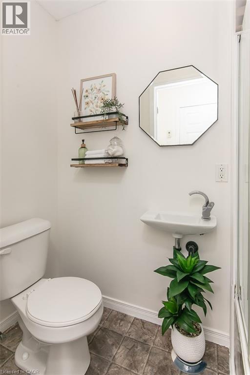 242 WESTMEADOW Drive Unit# B thumbnail 12