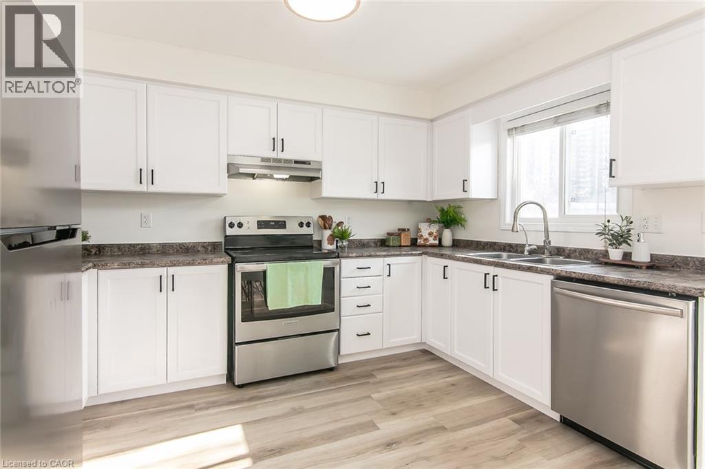 242 WESTMEADOW Drive Unit# B thumbnail 14