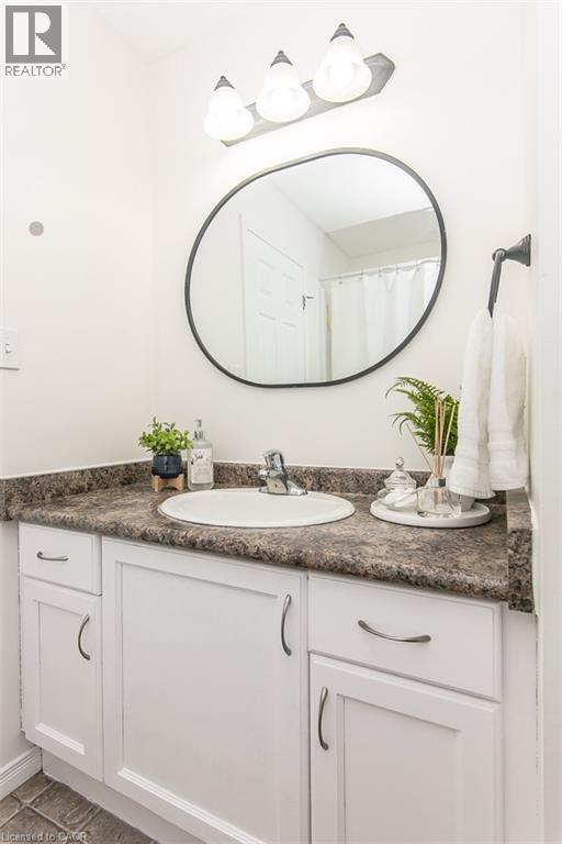 242 WESTMEADOW Drive Unit# B thumbnail 33