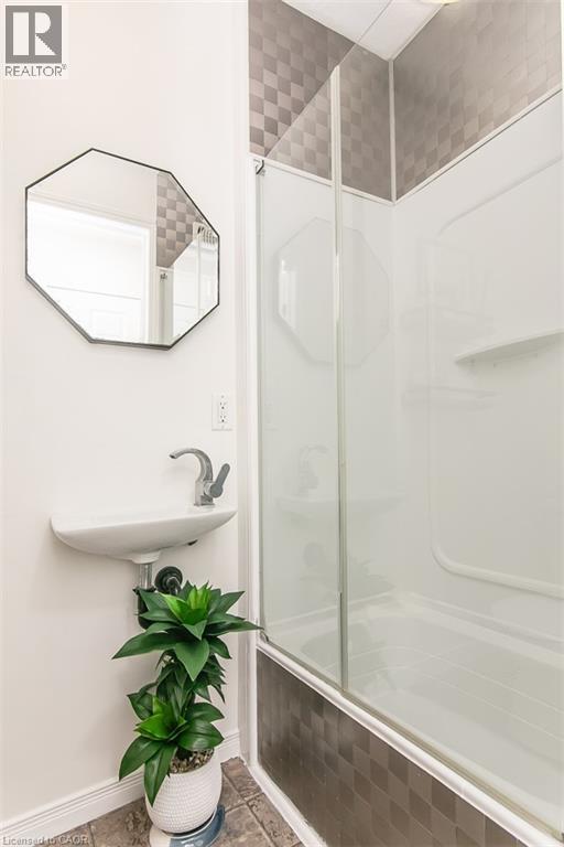 242 WESTMEADOW Drive Unit# B thumbnail 11