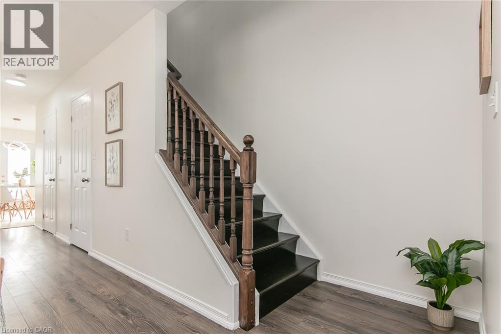 242 WESTMEADOW Drive Unit# B thumbnail 24