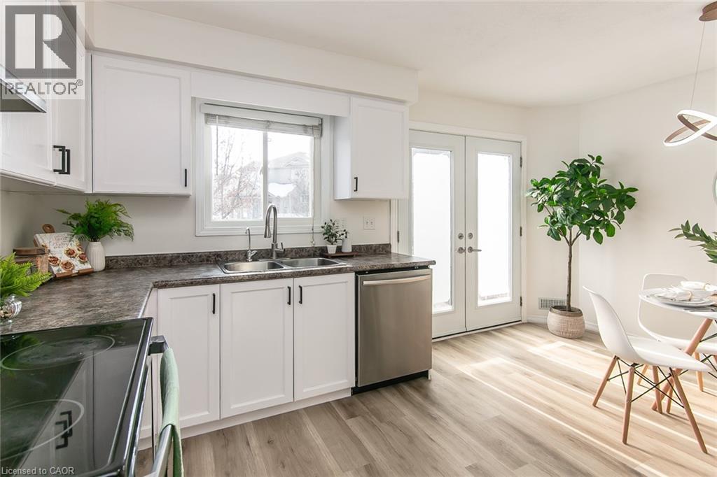 242 WESTMEADOW Drive Unit# B thumbnail 17