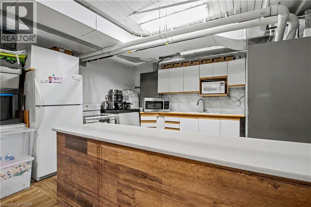 37 WELLINGTON Street thumbnail 21