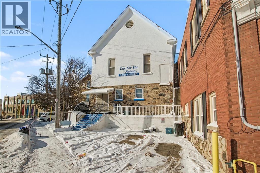 37 WELLINGTON Street thumbnail 30