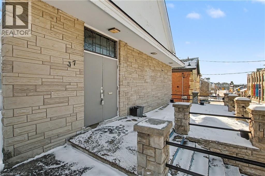 37 WELLINGTON Street thumbnail 8