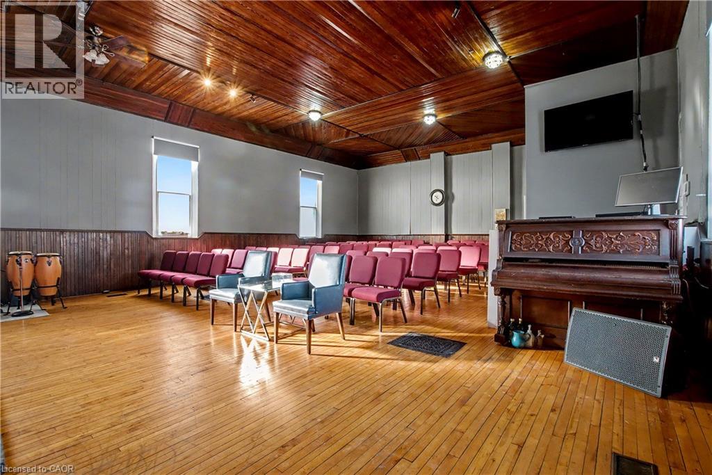 37 WELLINGTON Street thumbnail 12