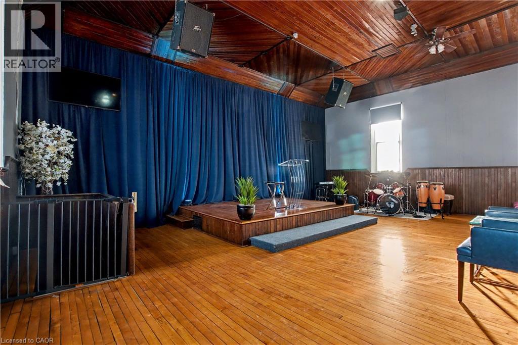 37 WELLINGTON Street thumbnail 11