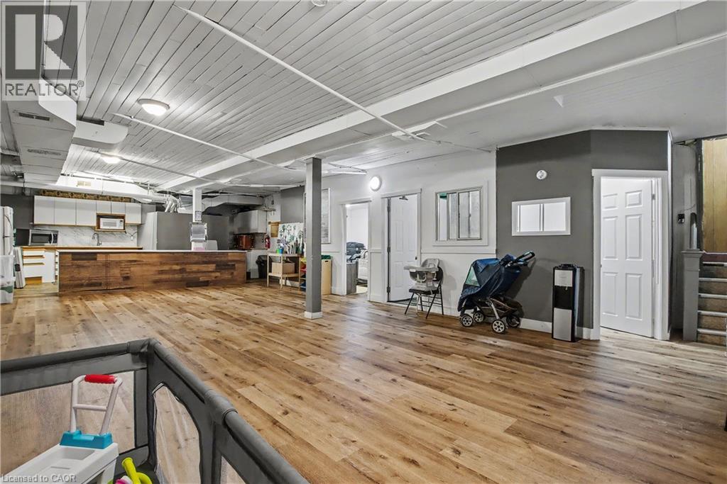 37 WELLINGTON Street thumbnail 18