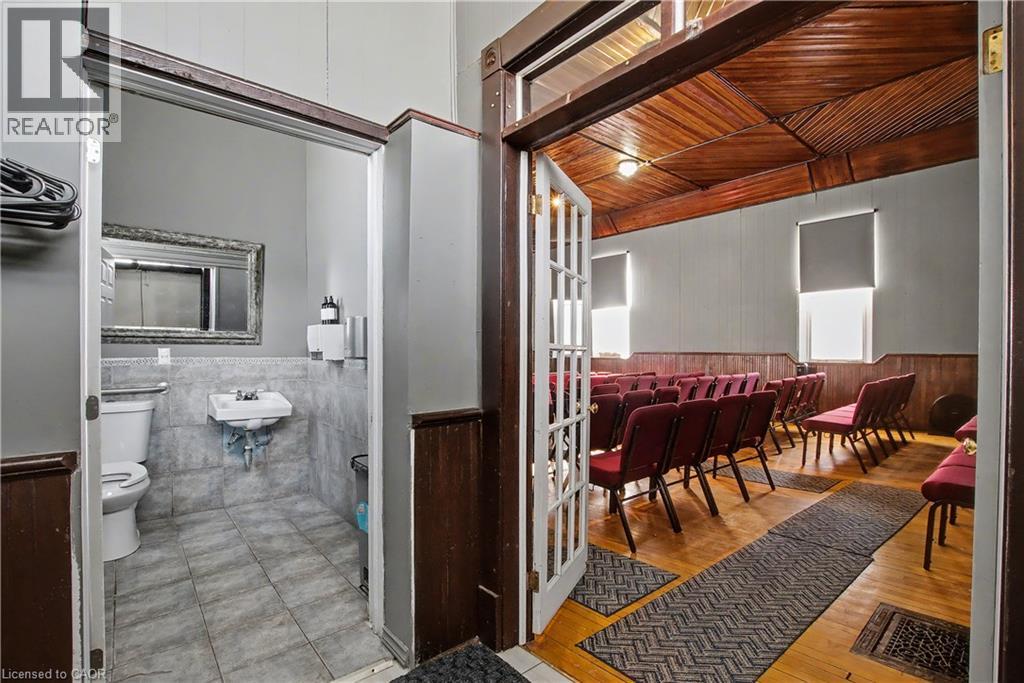 37 WELLINGTON Street thumbnail 14