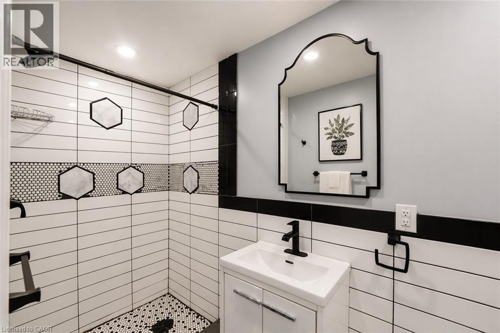 86 CARLYLE Drive thumbnail 24