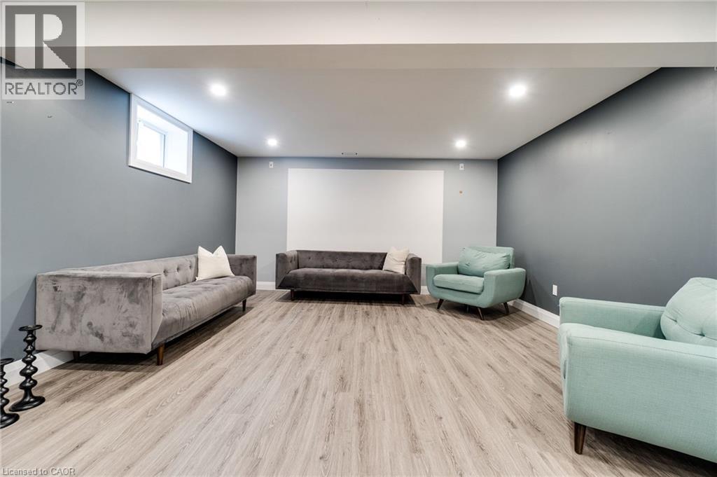 126 FOREST CREEK Drive thumbnail 40