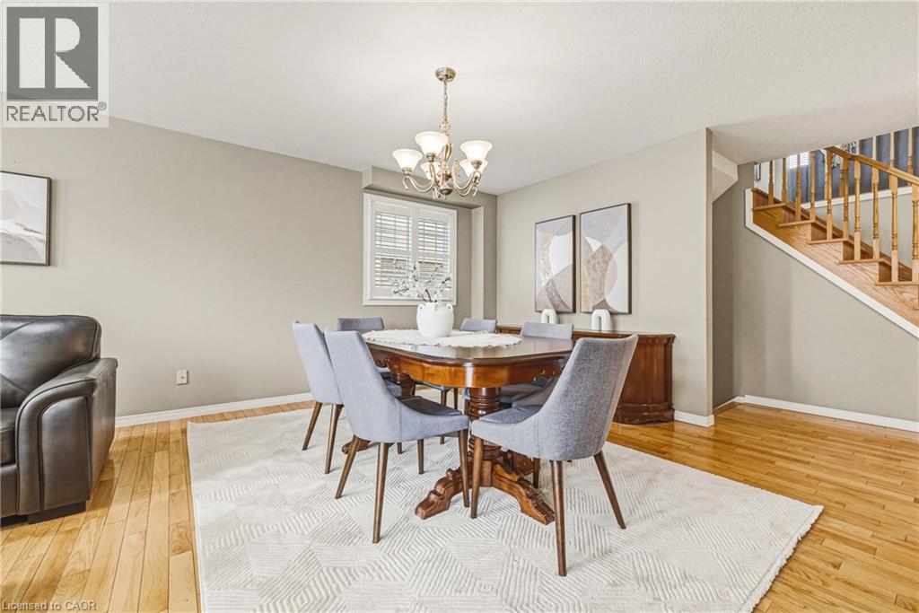 228 HOLBEACH Crescent thumbnail 4