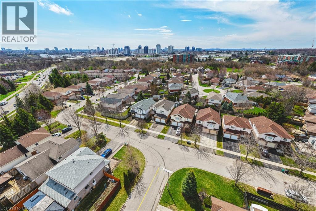 228 HOLBEACH Crescent thumbnail 42