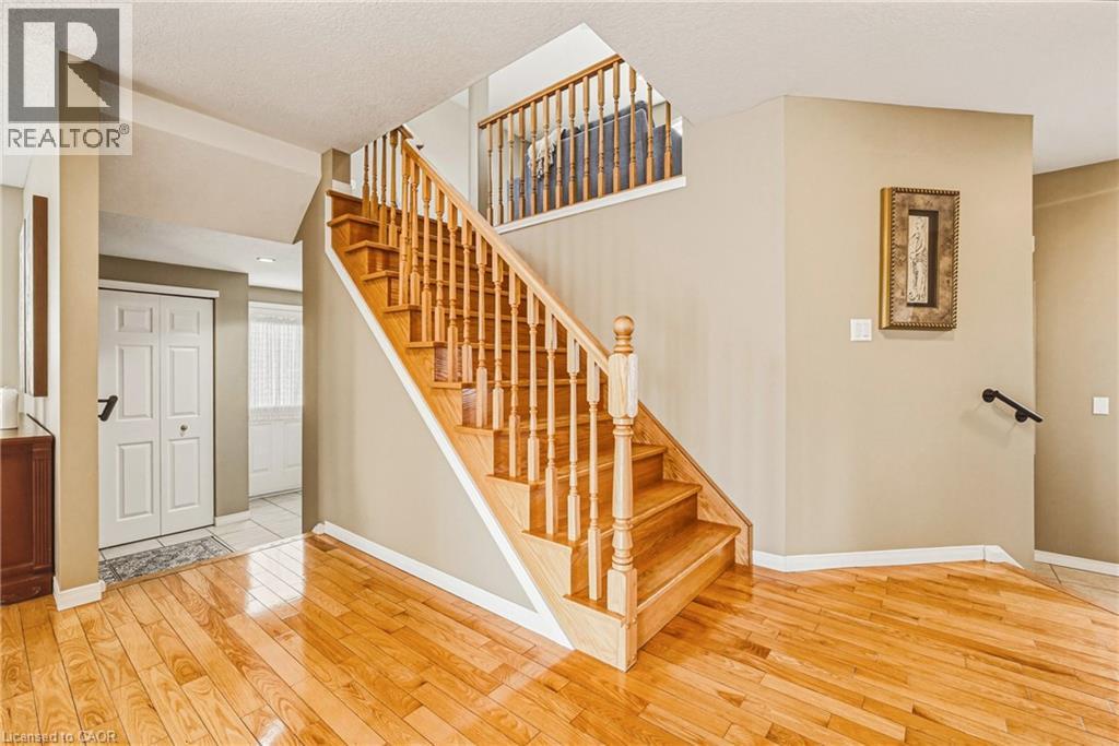 228 HOLBEACH Crescent thumbnail 14