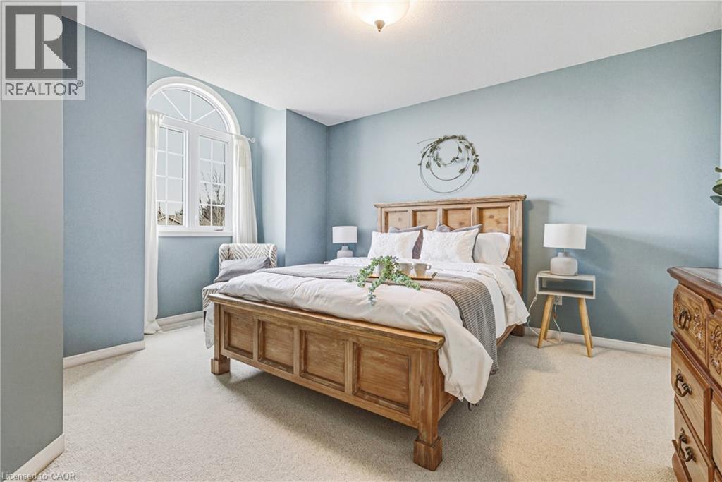 228 HOLBEACH Crescent thumbnail 25