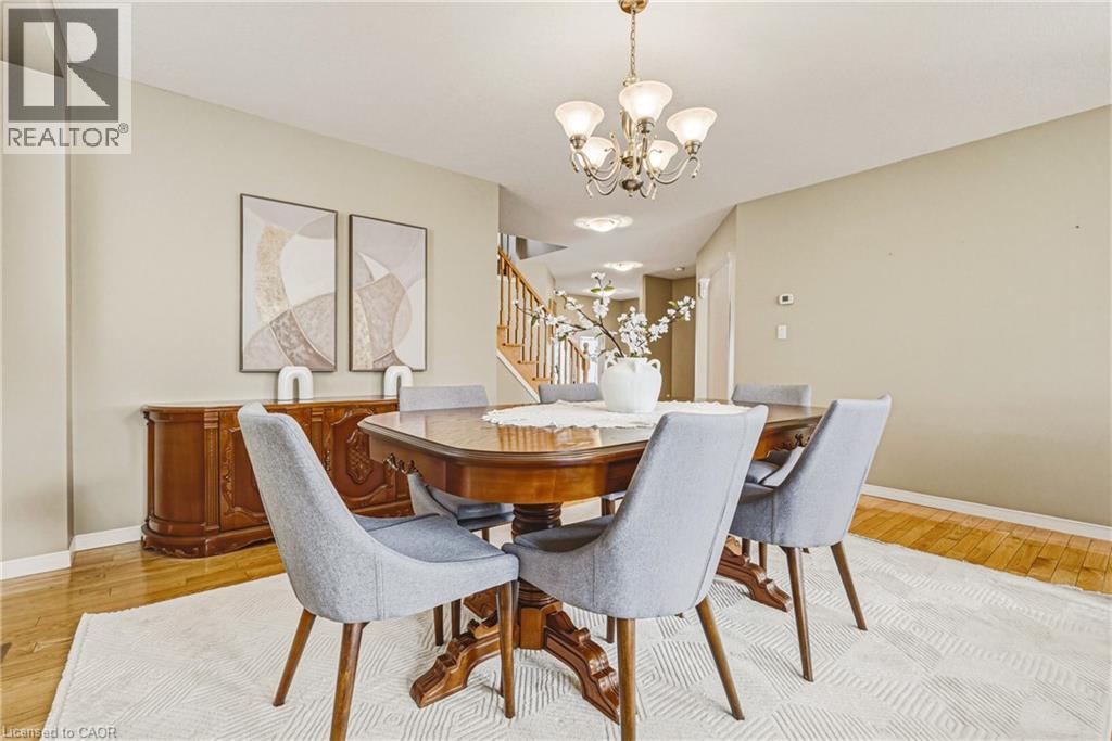 228 HOLBEACH Crescent thumbnail 5