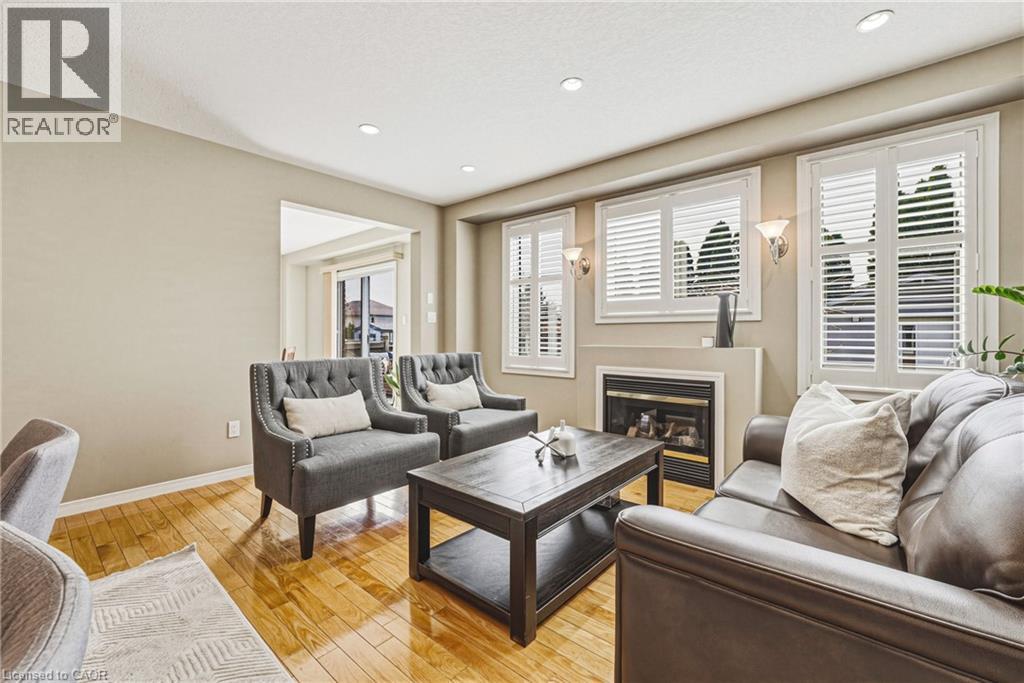 228 HOLBEACH Crescent thumbnail 6