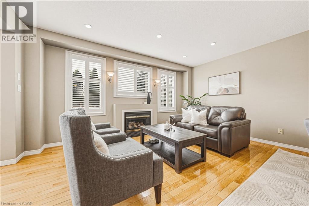 228 HOLBEACH Crescent thumbnail 7