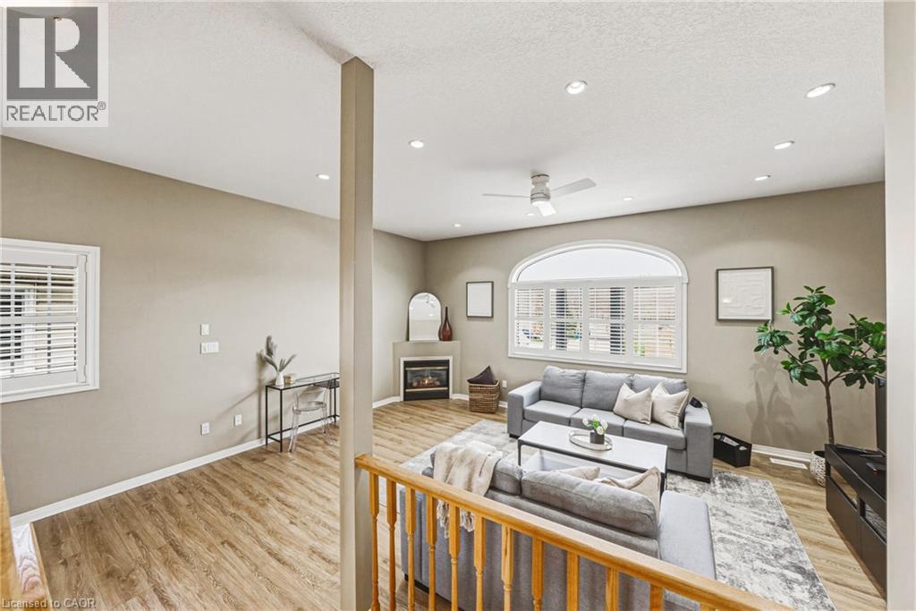 228 HOLBEACH Crescent thumbnail 19