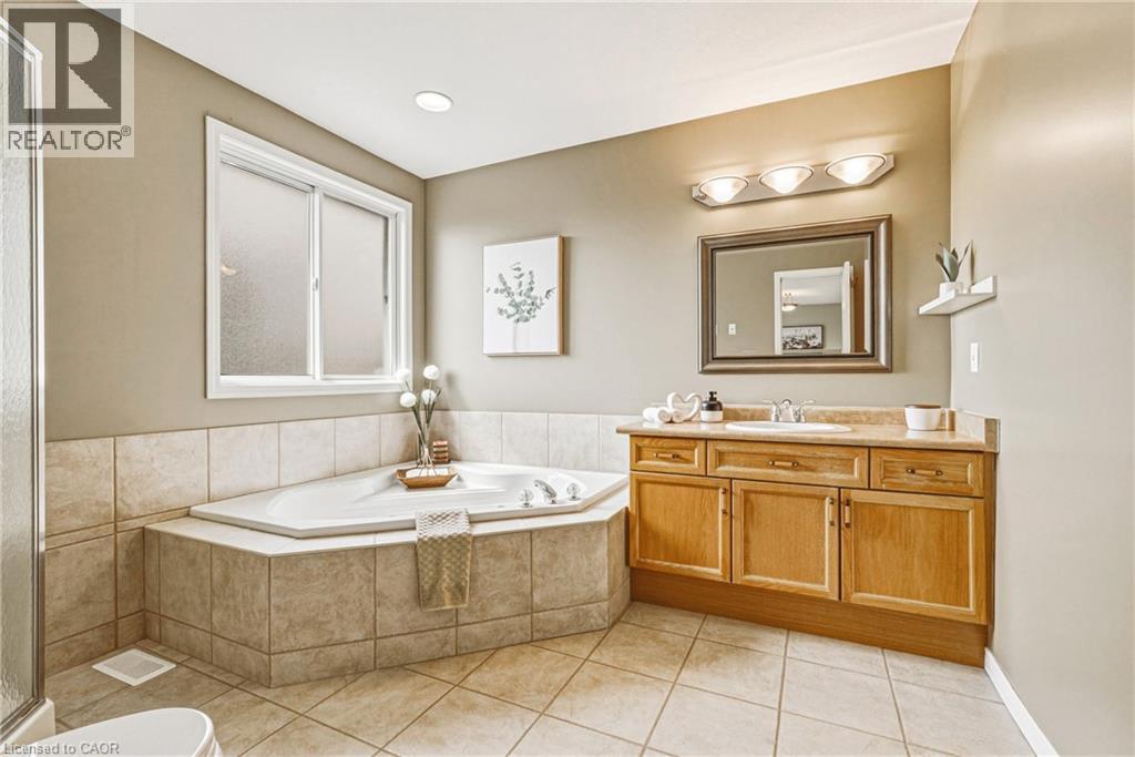 228 HOLBEACH Crescent thumbnail 22