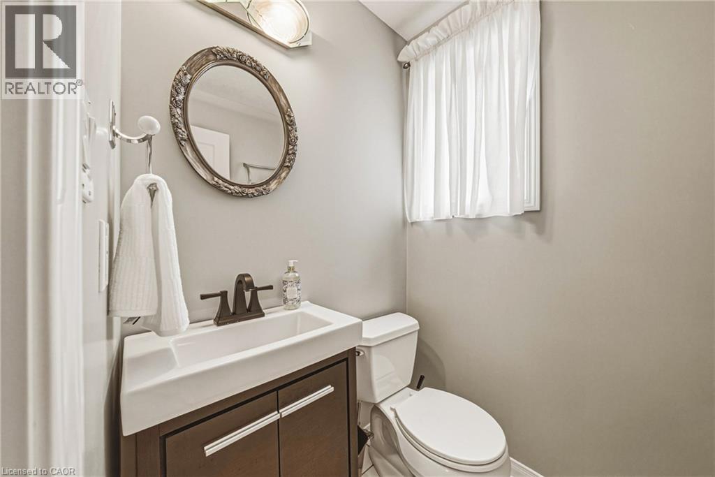 228 HOLBEACH Crescent thumbnail 13