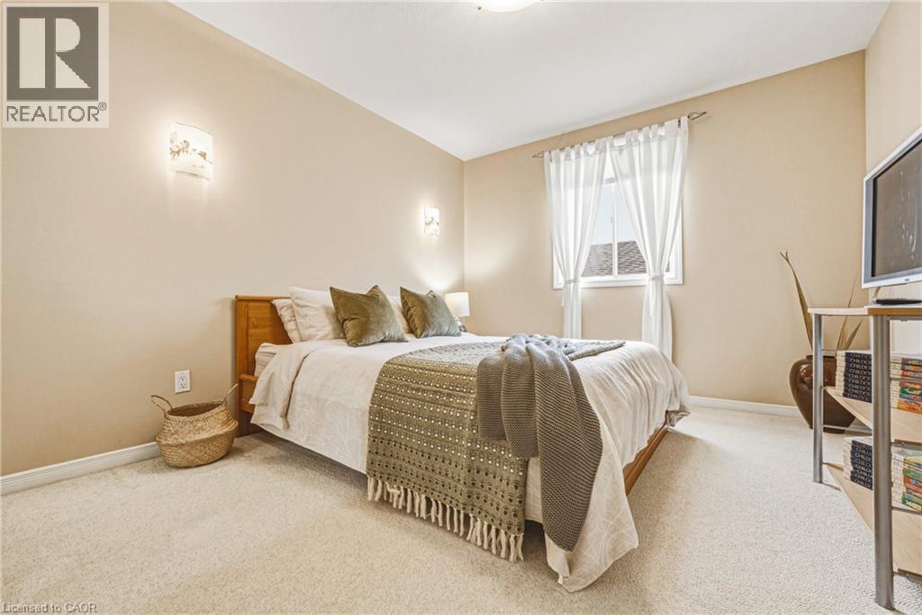 228 HOLBEACH Crescent thumbnail 26