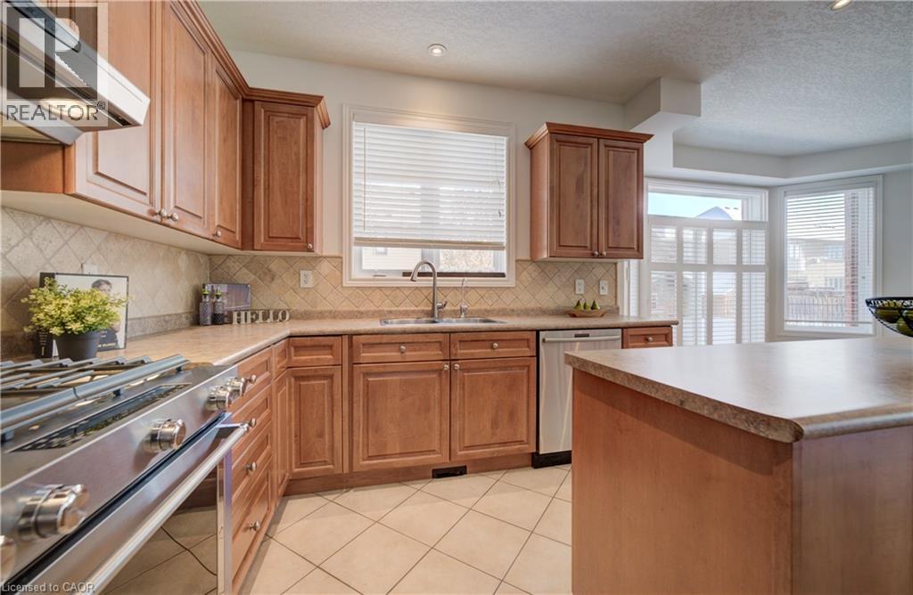 169 FALCONRIDGE Drive thumbnail 11