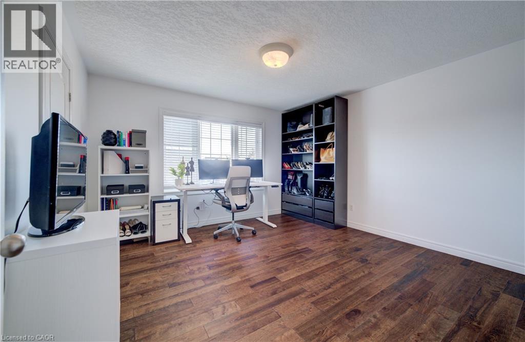 169 FALCONRIDGE Drive thumbnail 36