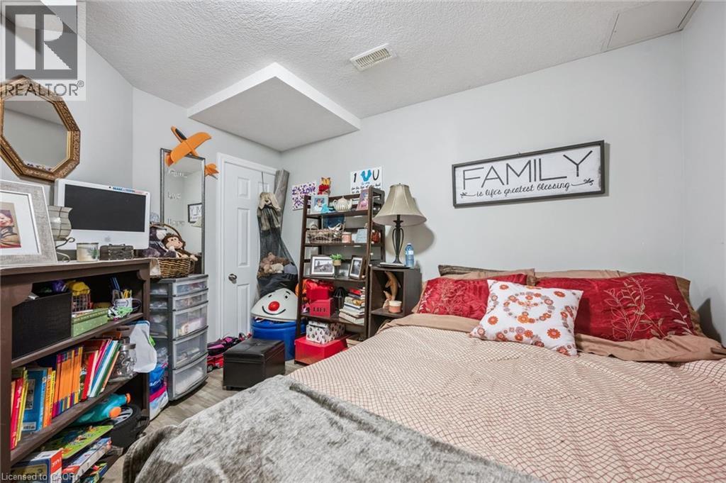 27 VICMOUNT Drive thumbnail 32